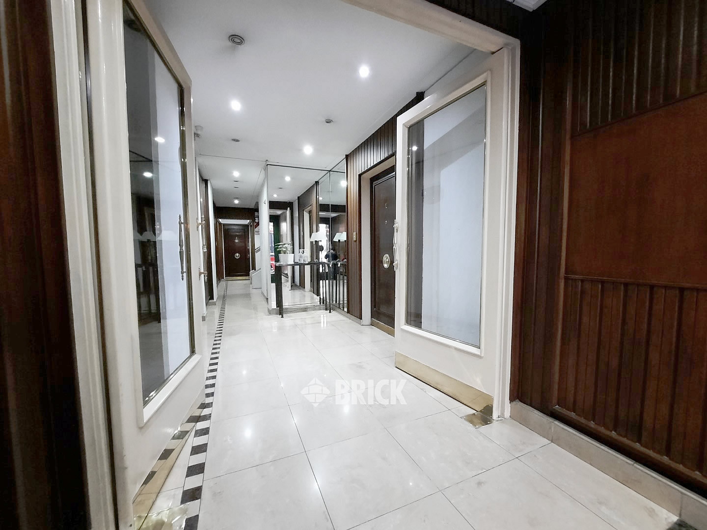 PARAGUAY al 2400 Piso 7 28