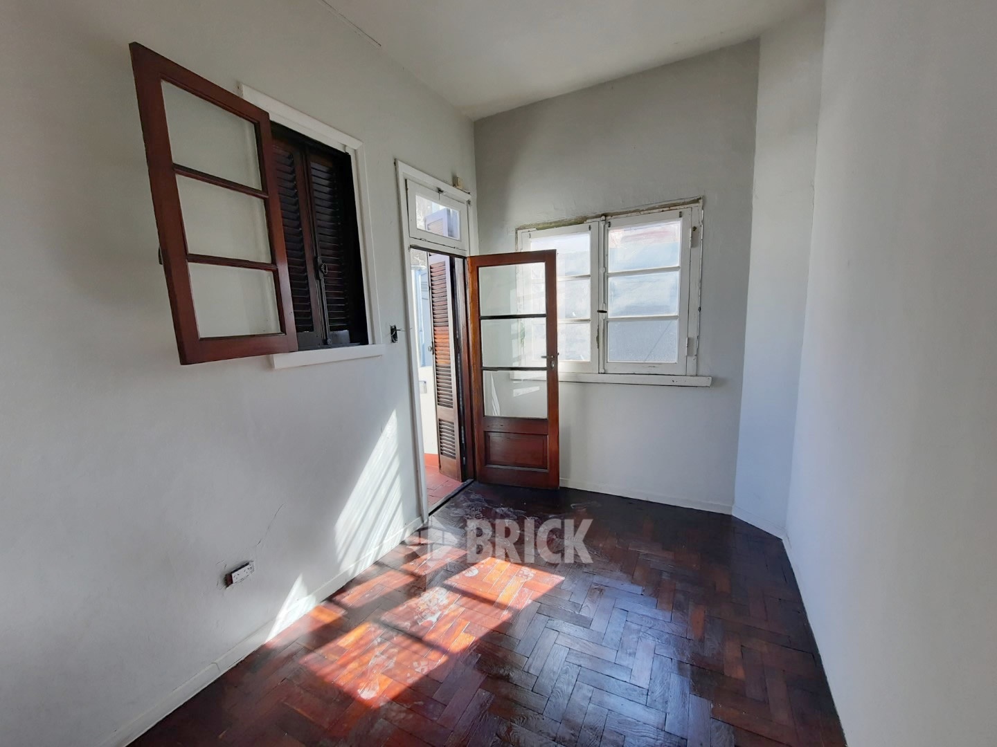 ARRIOLA al 0 Piso PB 21