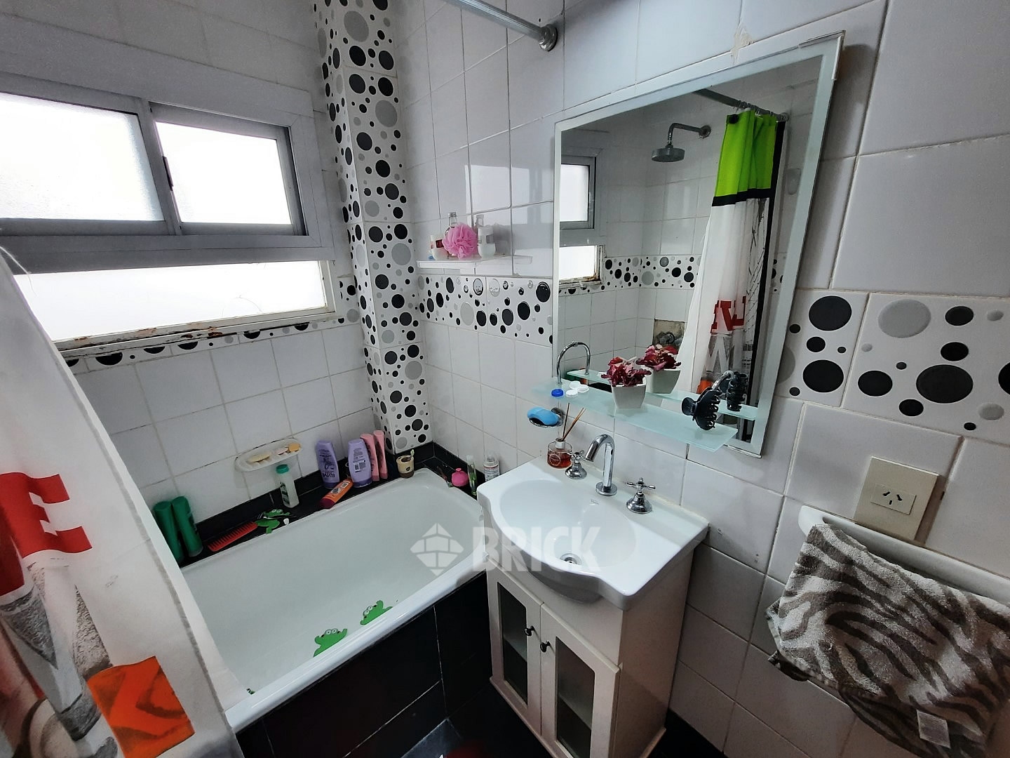 GOMEZ, VALENTIN al 2900 Piso 9 17