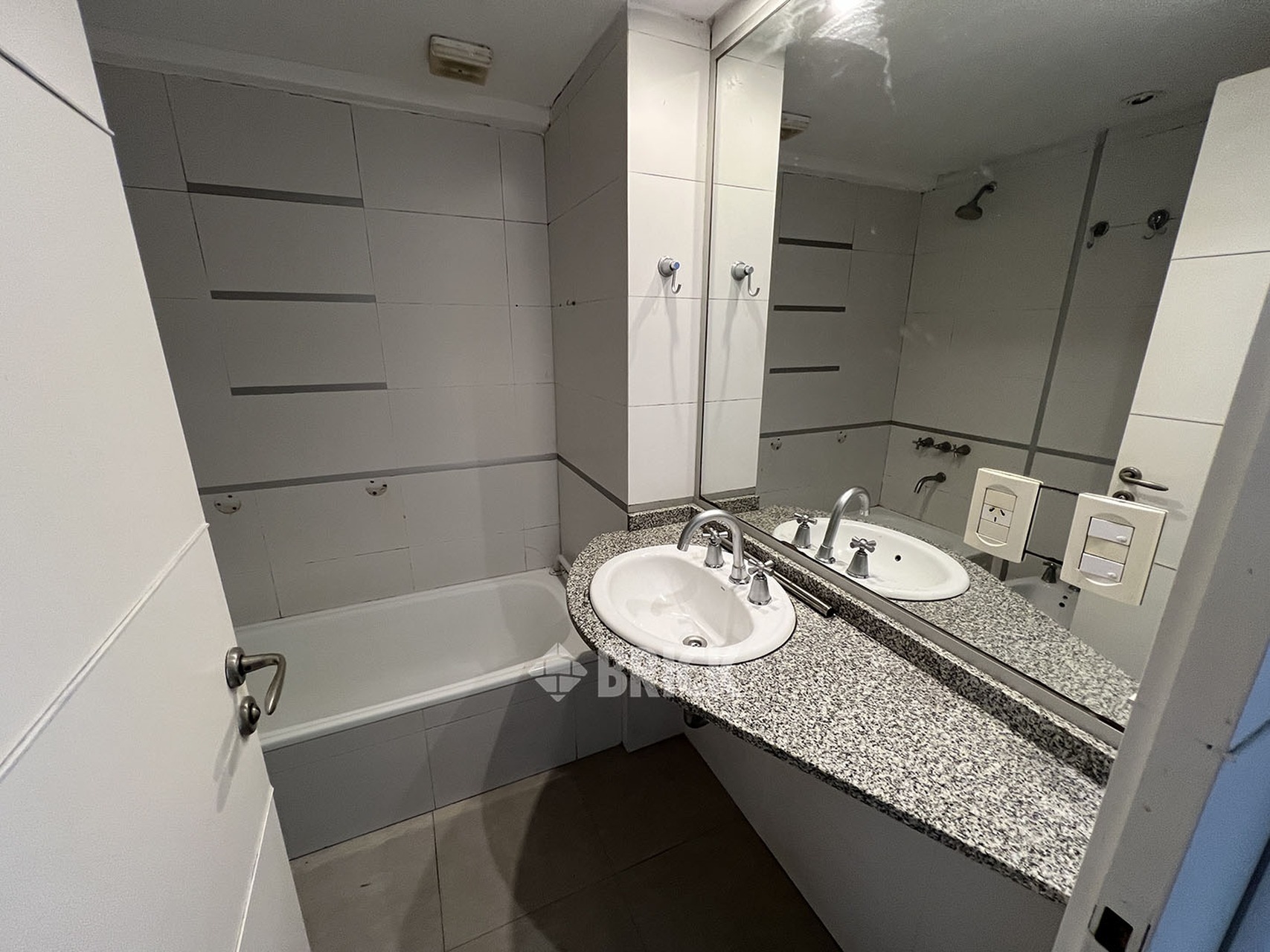 ZABALA al 3000 Piso 1 12