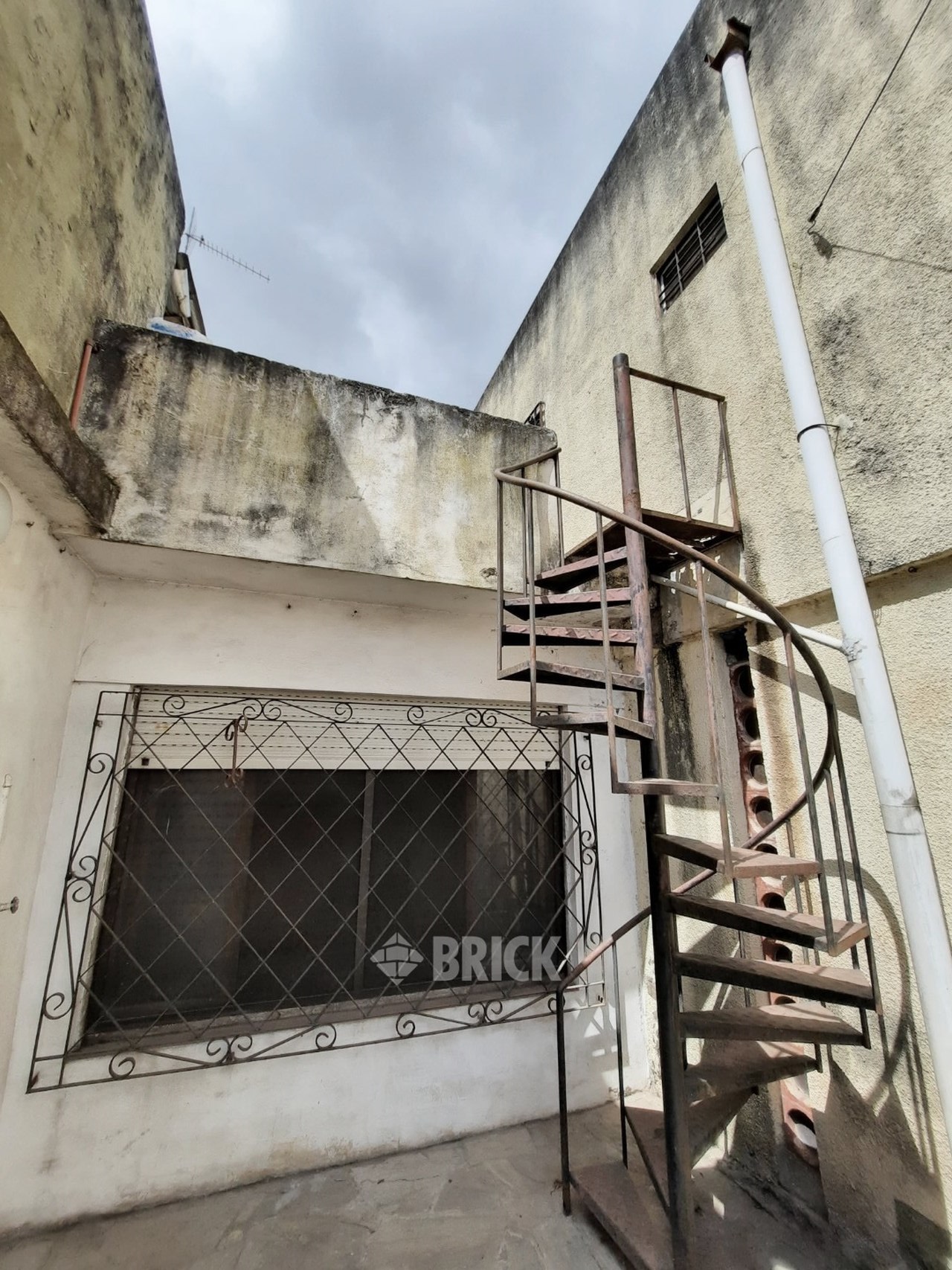 SANTA FE al 300 Piso PB 26