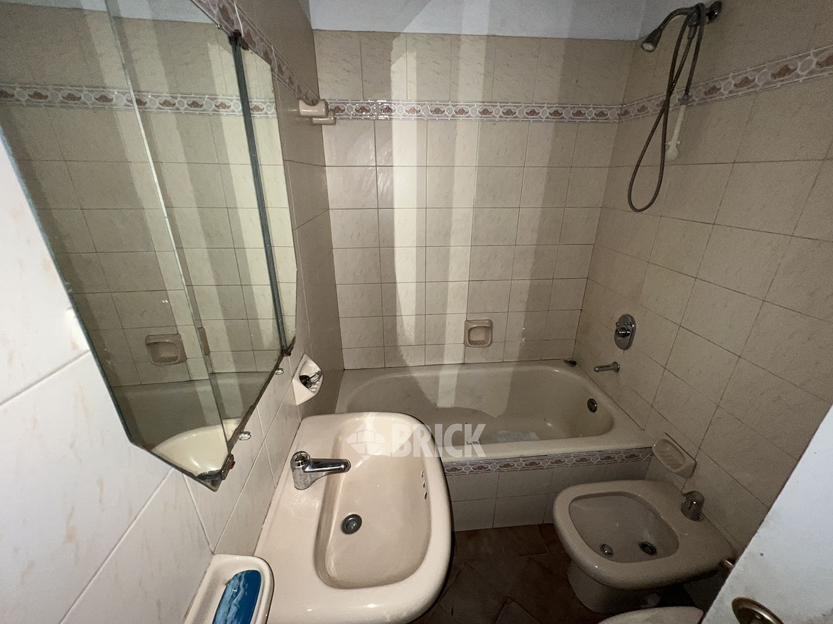 AVELLANEDA, AV. al 1800 Piso PB 20