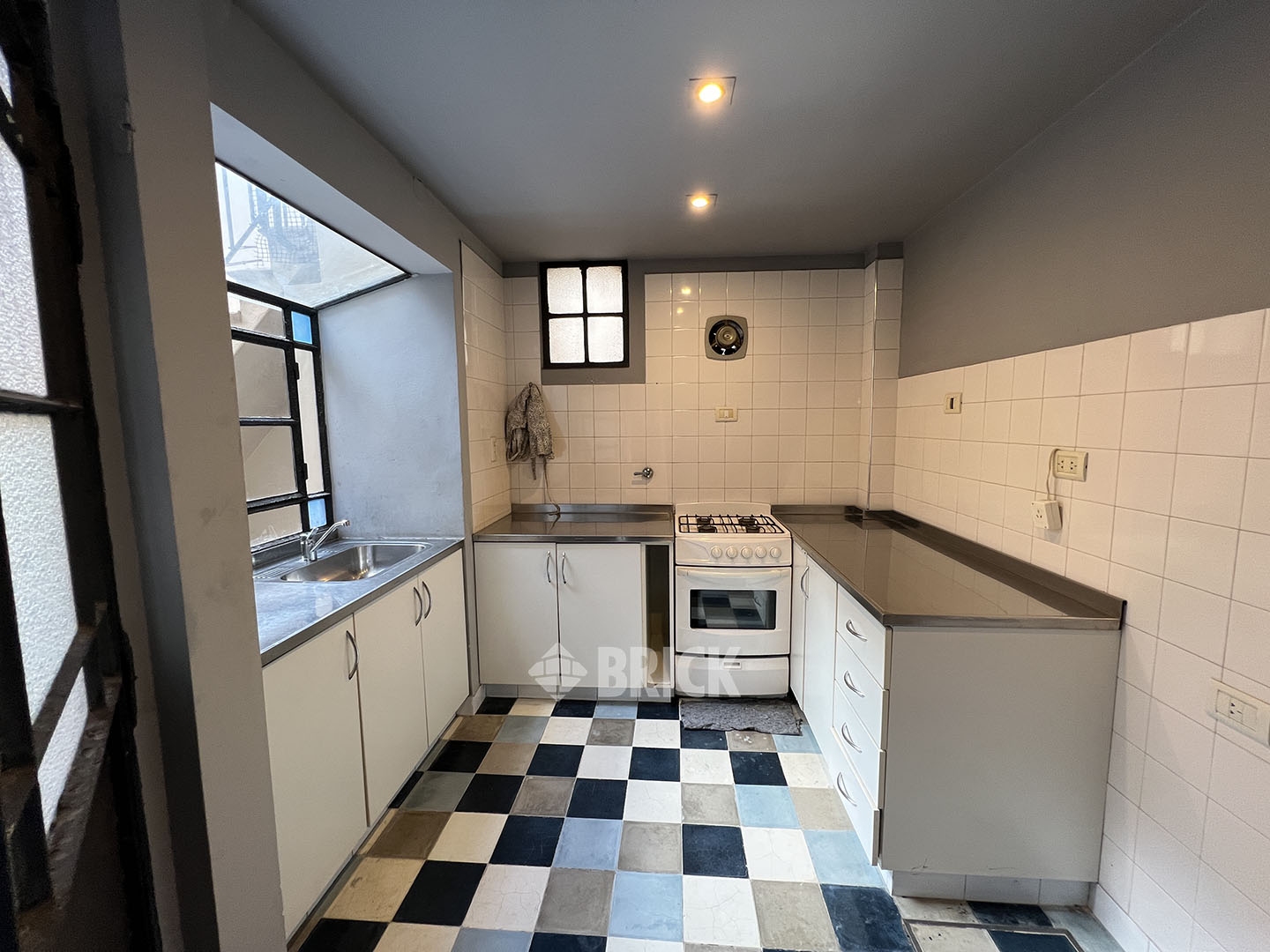 DIRECTORIO, AV. al 700 Piso PB 8