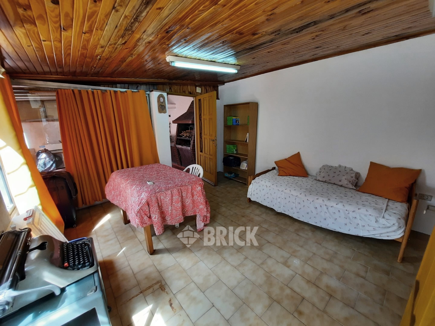 MORELOS al 300 Piso PB 19