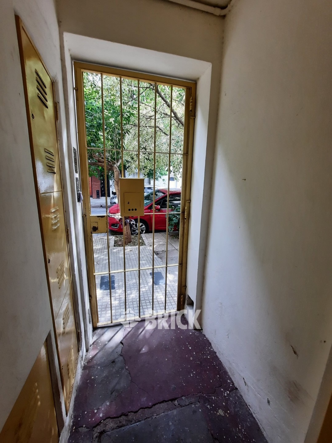 MORELOS al 300 Piso PB 31