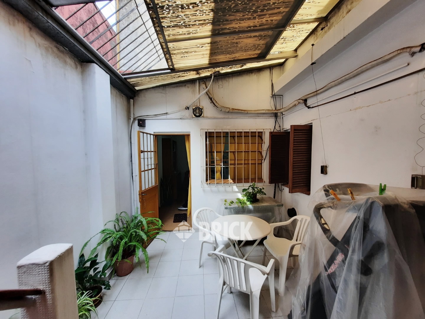 MORELOS al 300 Piso PB 9