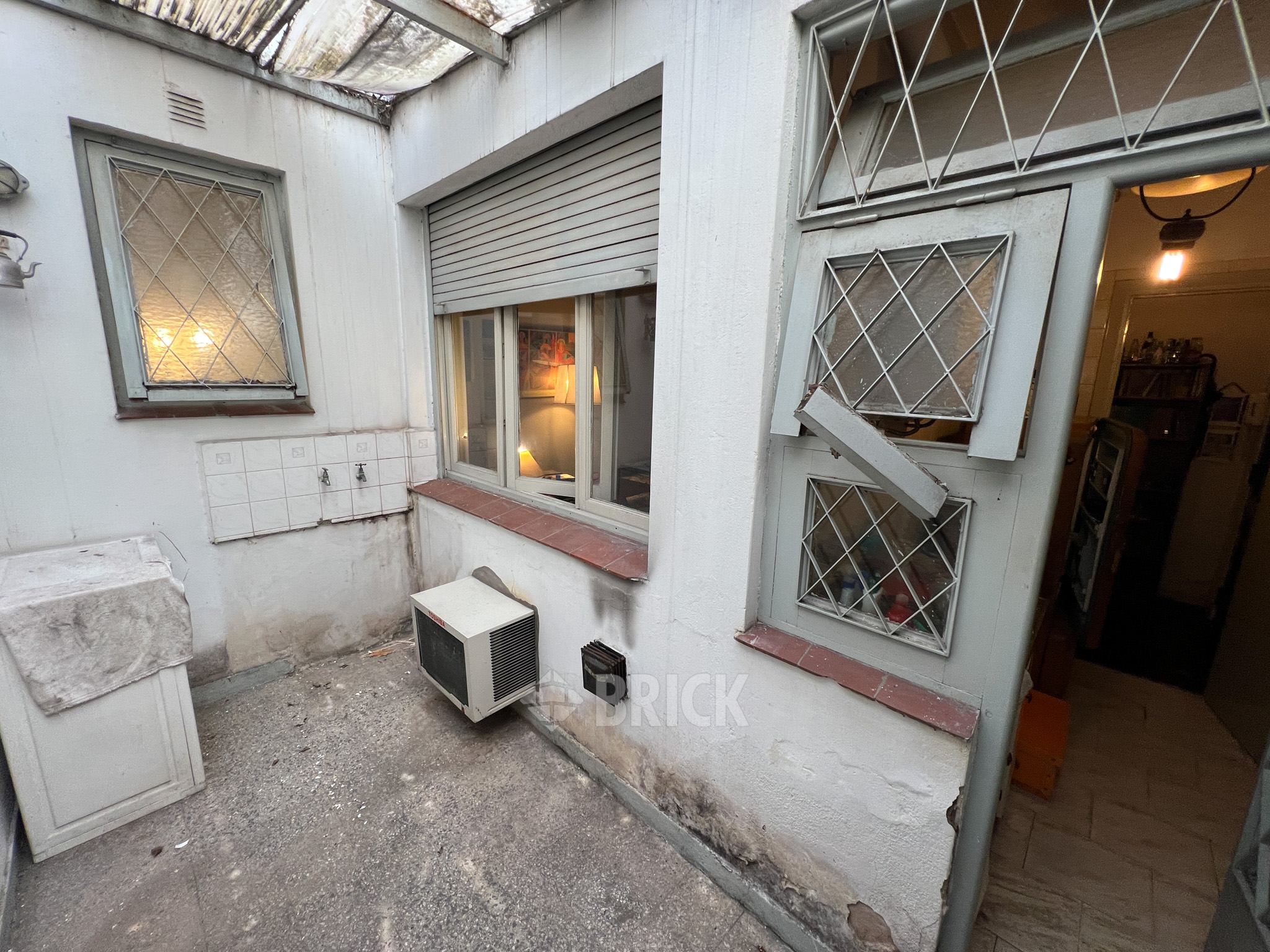 DOBLAS al 1500 Piso PB 8