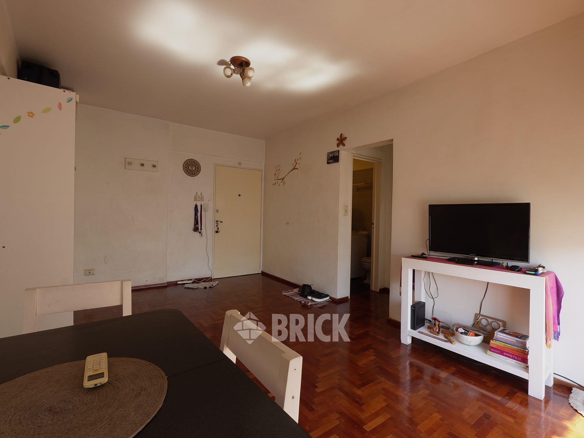 COLOMBRES al 400 Piso 6 3