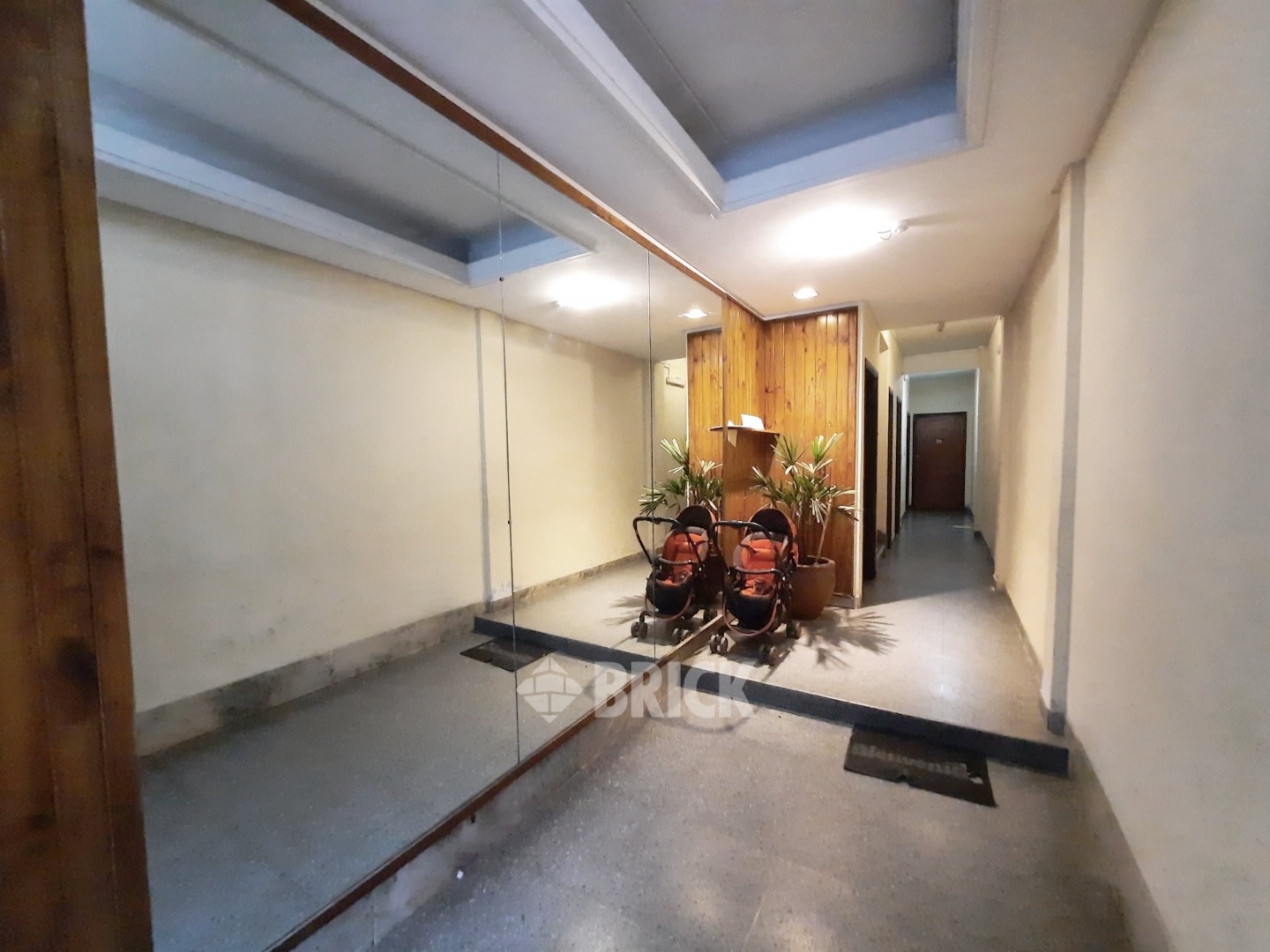 DONADO al 2200 Piso PB 19