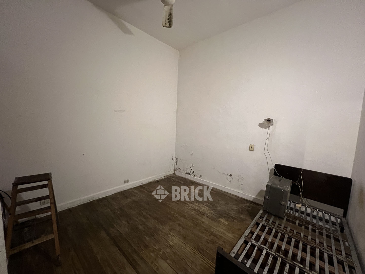 TRELLES, MANUEL al 2400 Piso PB 12