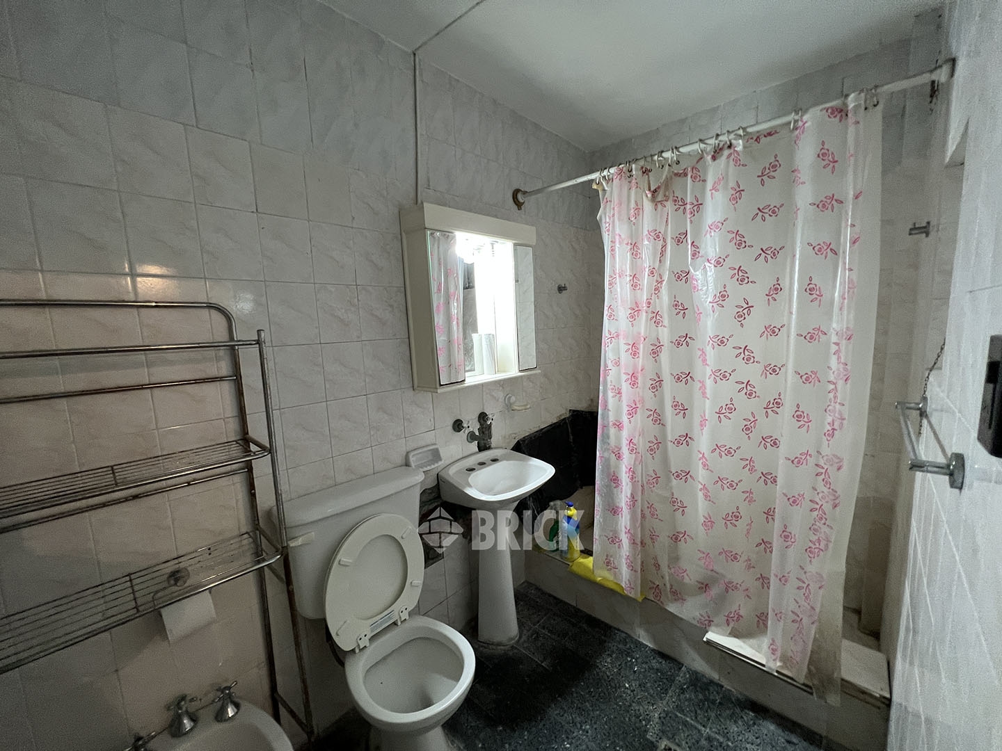 TRELLES, MANUEL al 2400 Piso PB 17