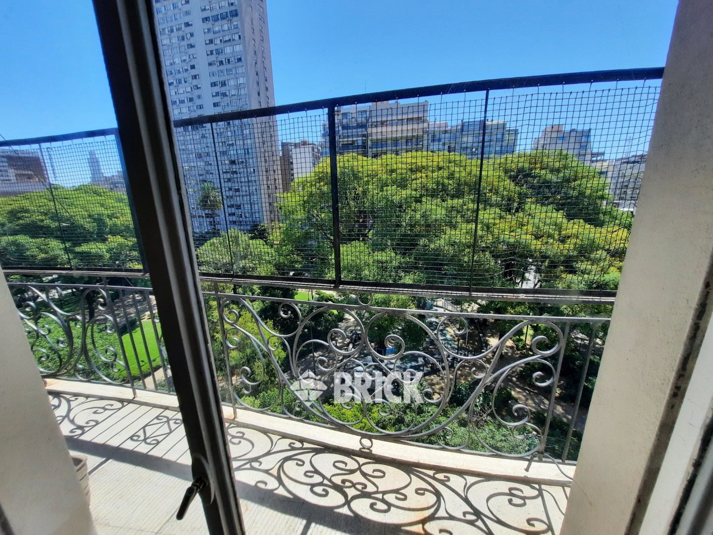 SALGUERO, JERONIMO al 2500 Piso 7 16