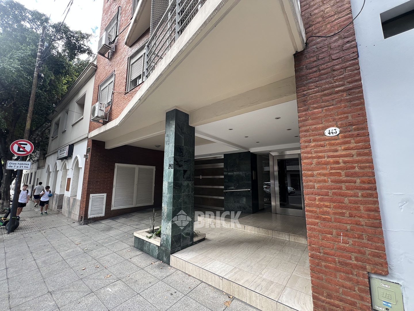 ALVAREZ, DONATO, T. GRAL. al 400 Piso 7 22