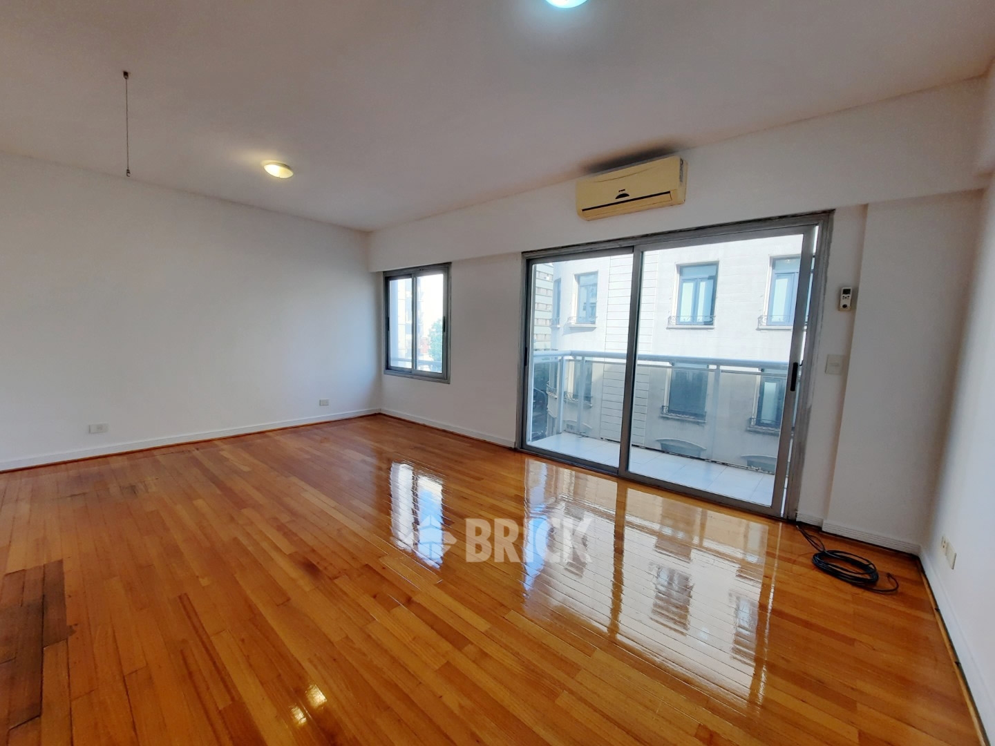 VIAMONTE al 1800 Piso 4 1