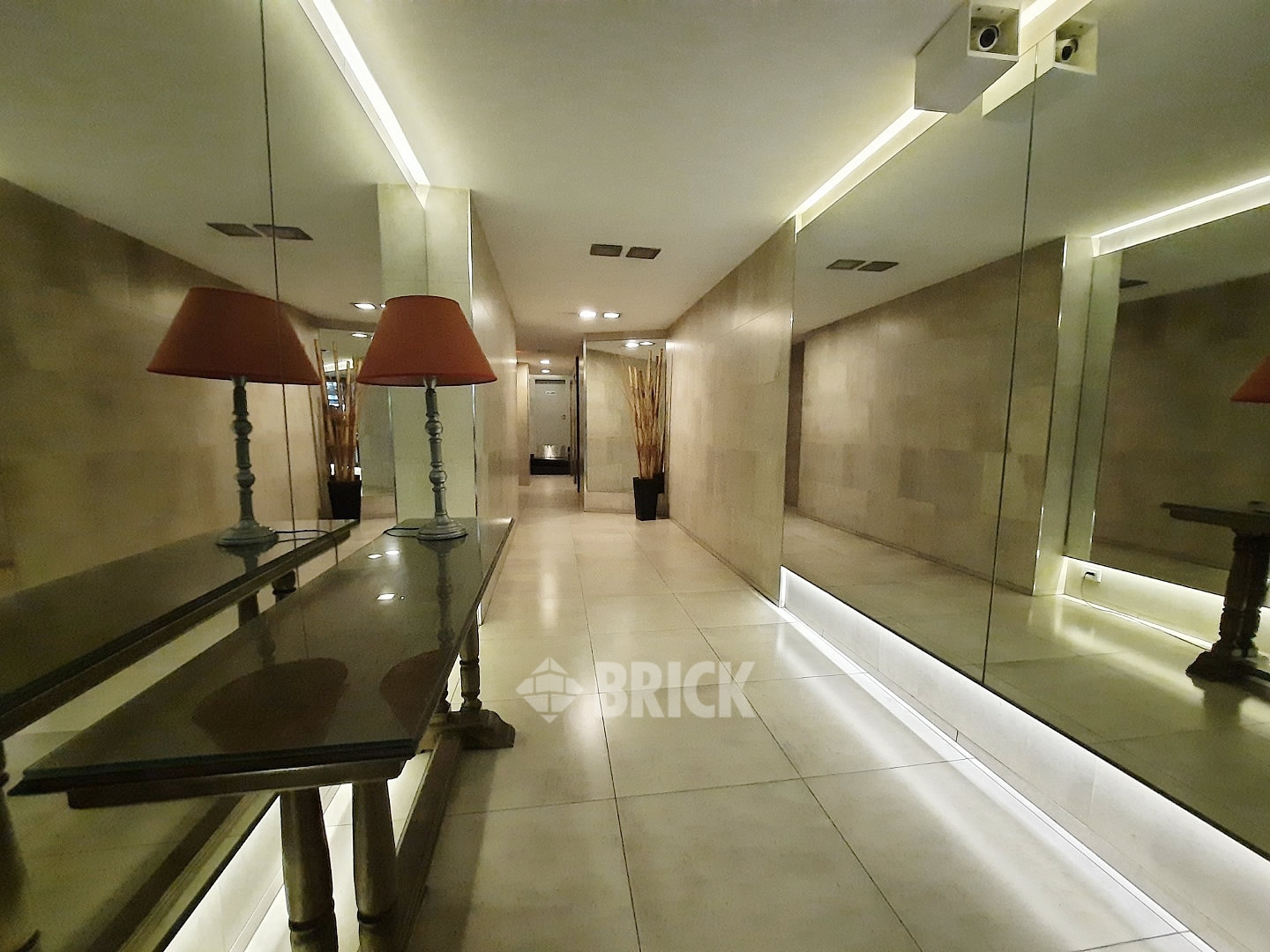 CORONEL DIAZ, AV. al 1500 Piso 5 28