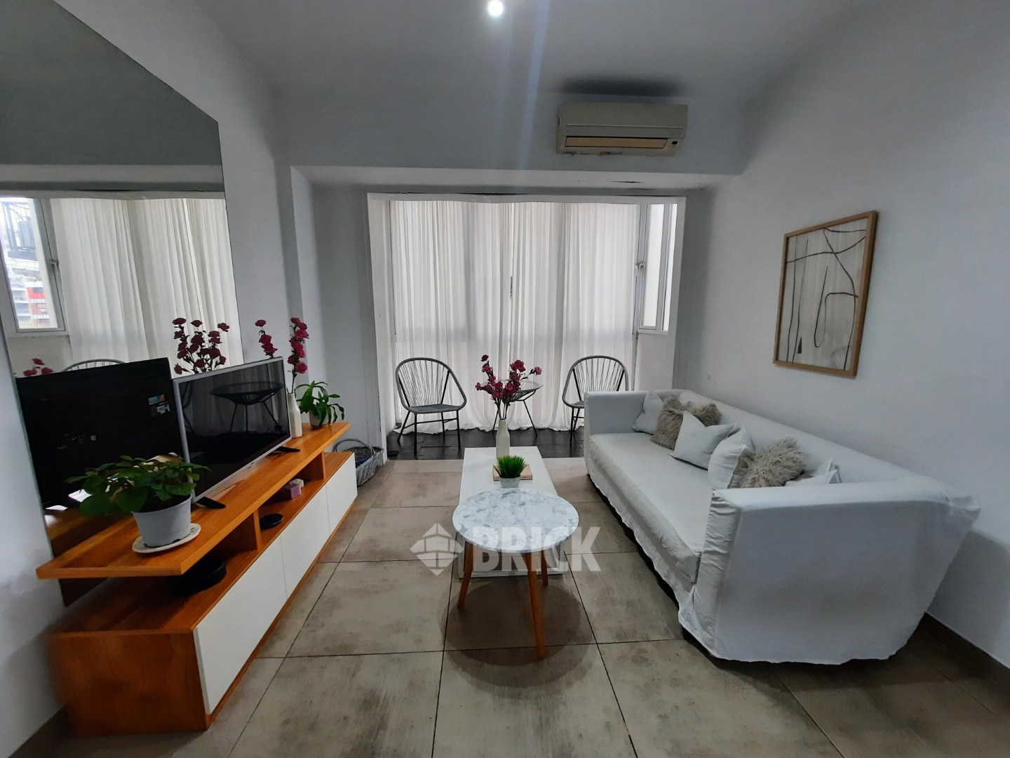 CORONEL DIAZ, AV. al 1500 Piso 5 3