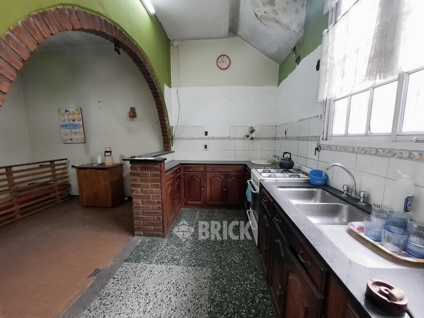 LAMADRID, AV. al 1600 11