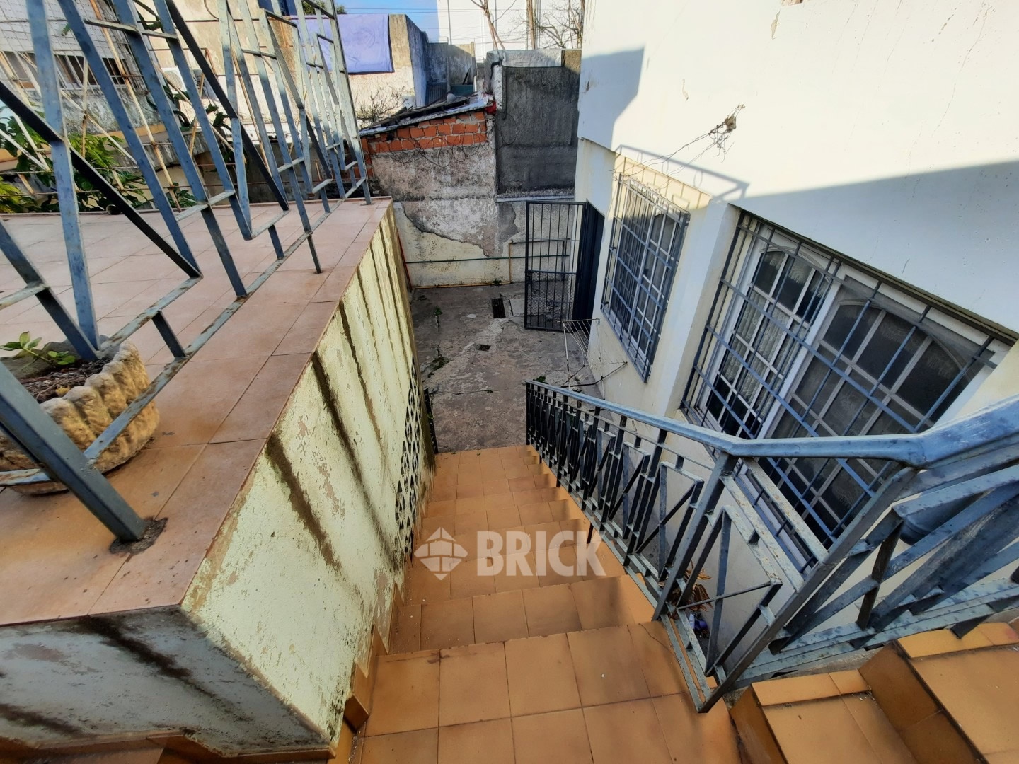 LAMADRID, AV. al 1600 23