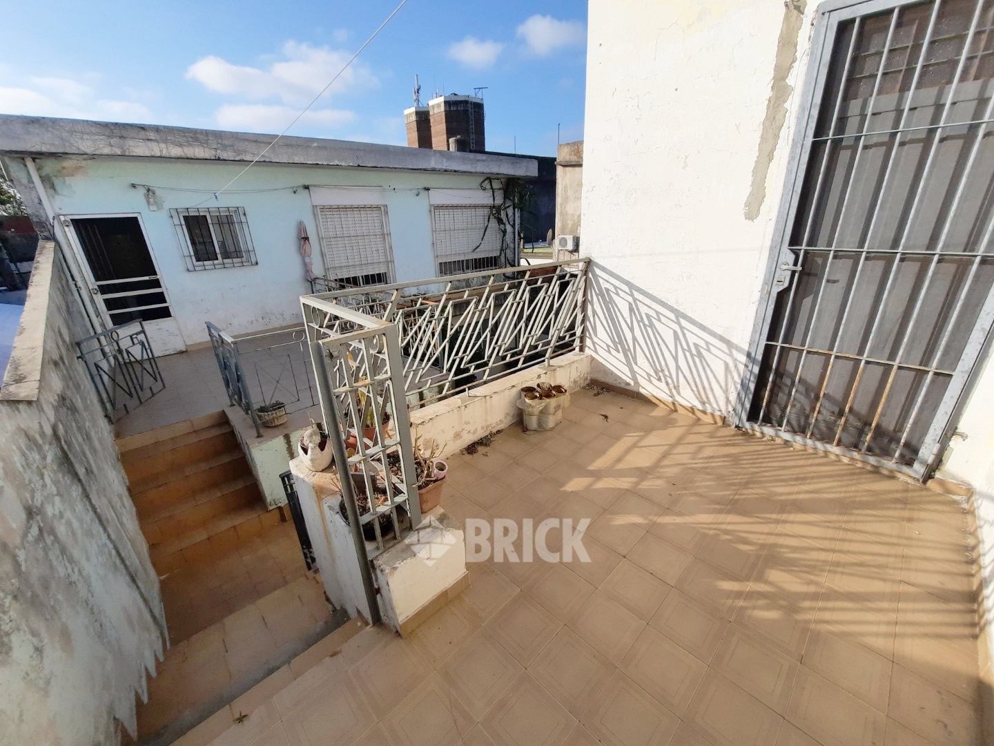 LAMADRID, AV. al 1600 24