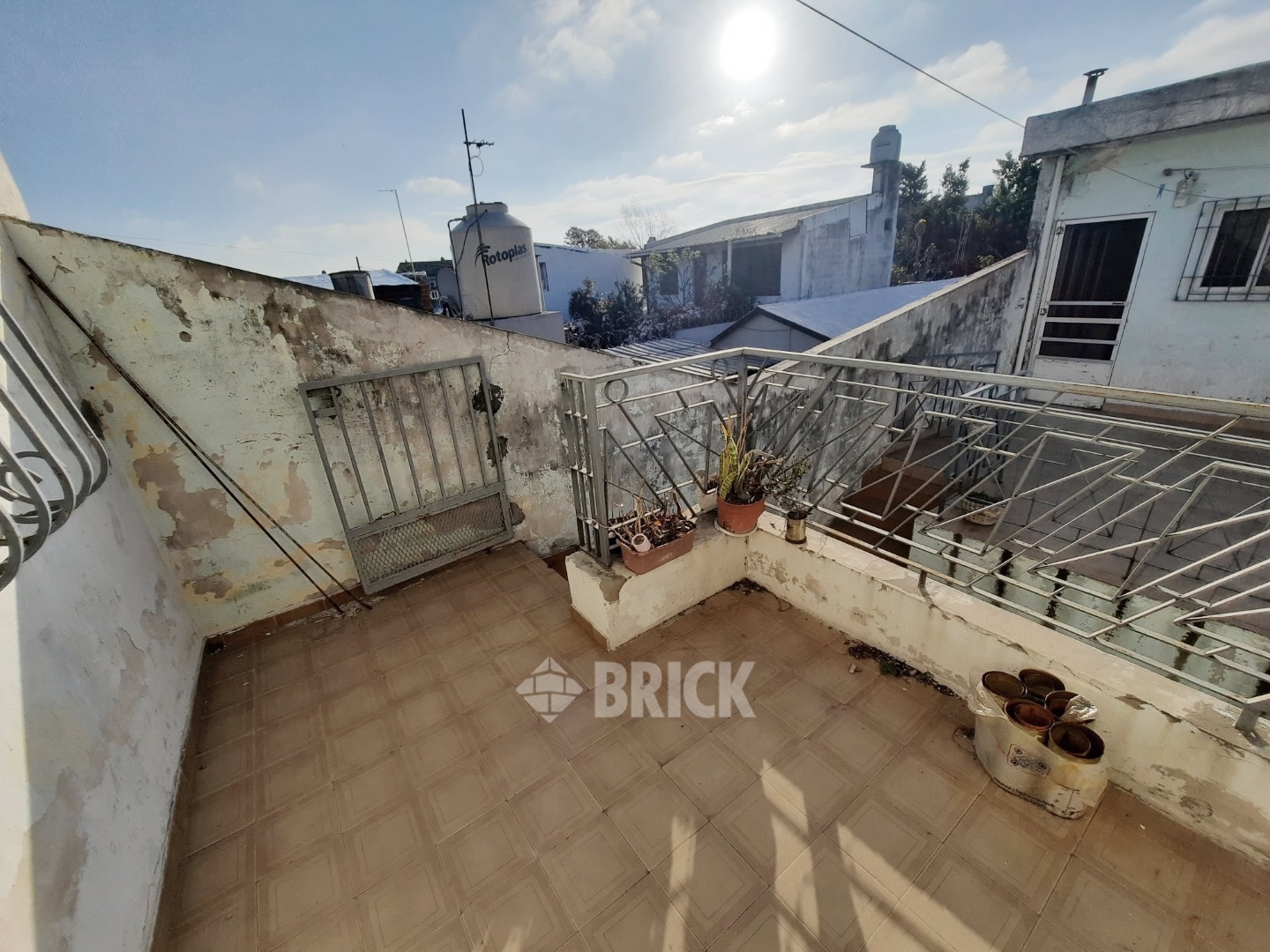 LAMADRID, AV. al 1600 27