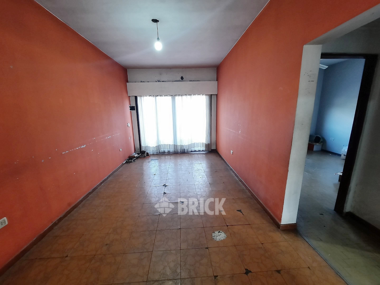 LAMADRID, AV. al 1600 32