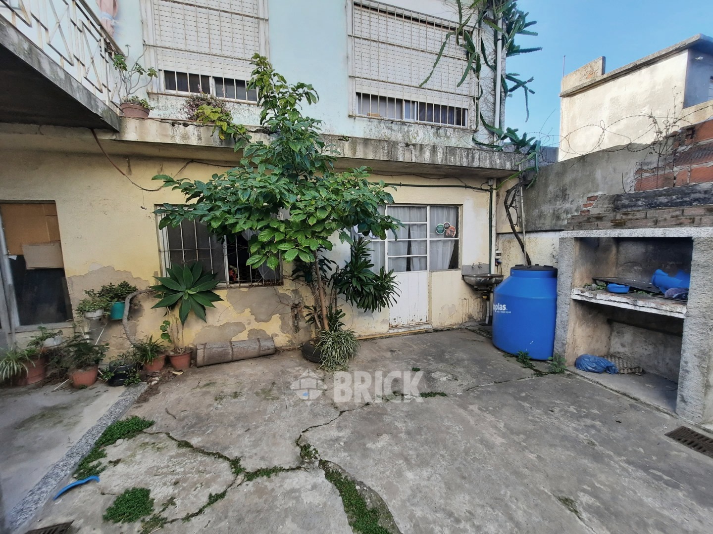 LAMADRID, AV. al 1600 55