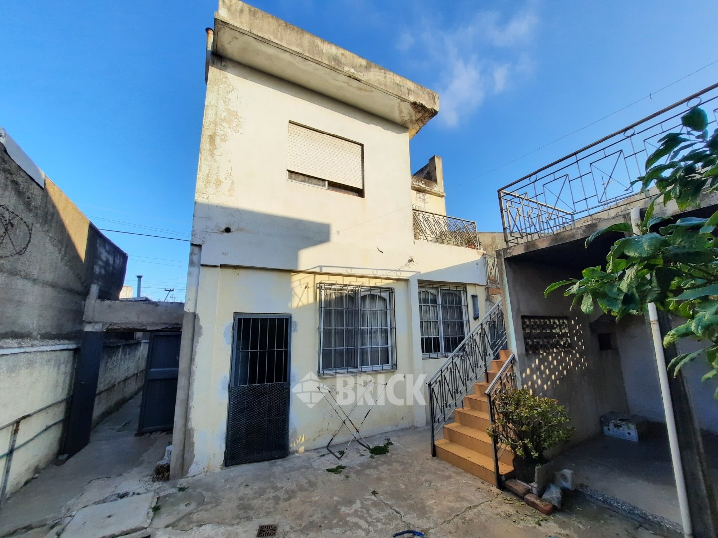 LAMADRID, AV. al 1600 6