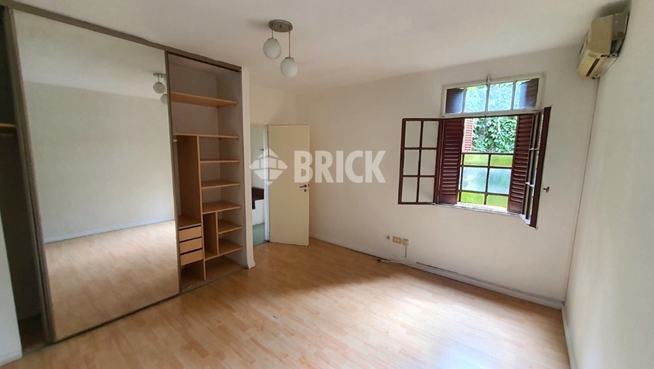 BORGES, JORGE LUIS al 2000 Piso 1 18