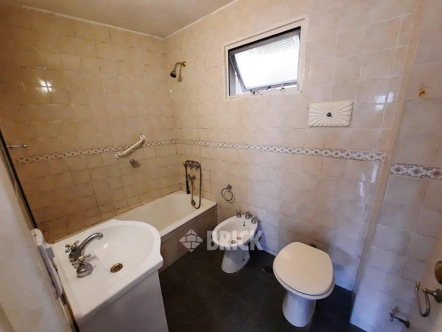 BILLINGHURST al 1500 Piso 2 14