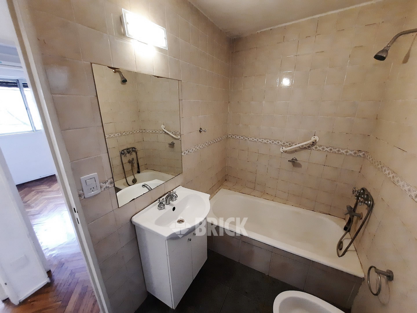 BILLINGHURST al 1500 Piso 2 15