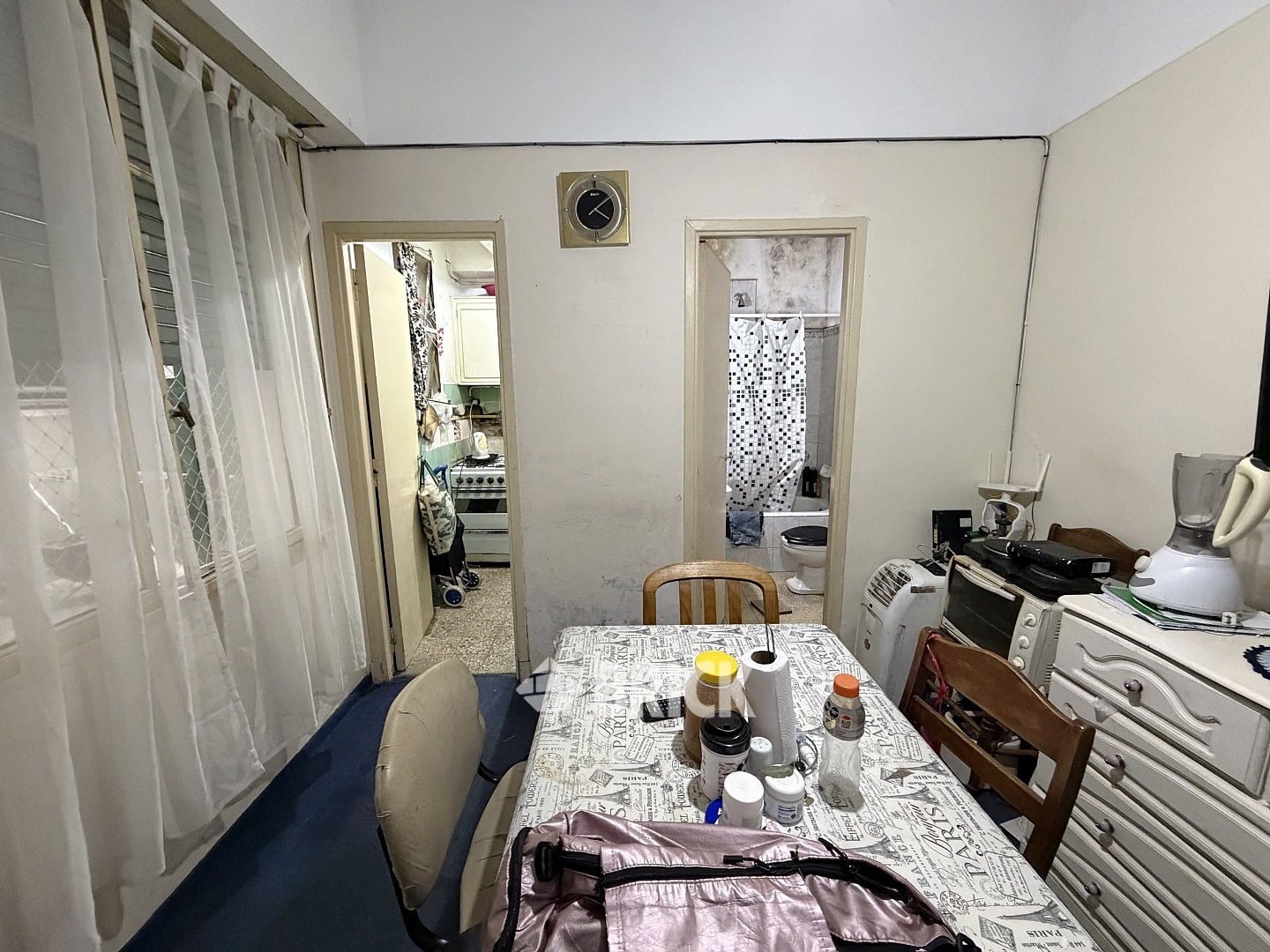 JAURES, JEAN al 800 Piso PB 4