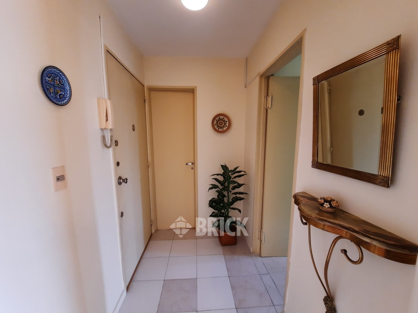 IRIGOYEN, BERNARDO DE al 1300 Piso 7 25