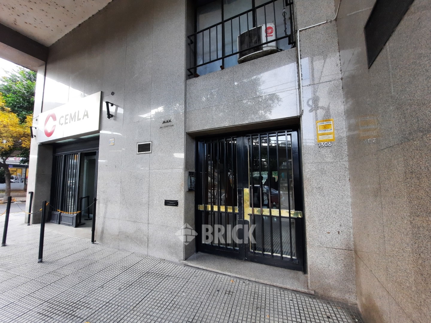 IRIGOYEN, BERNARDO DE al 1300 Piso 7 29