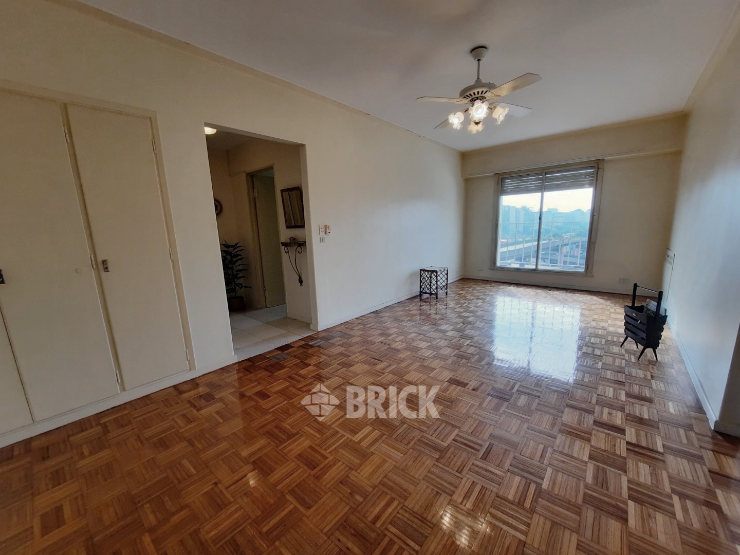 IRIGOYEN, BERNARDO DE al 1300 Piso 7 3