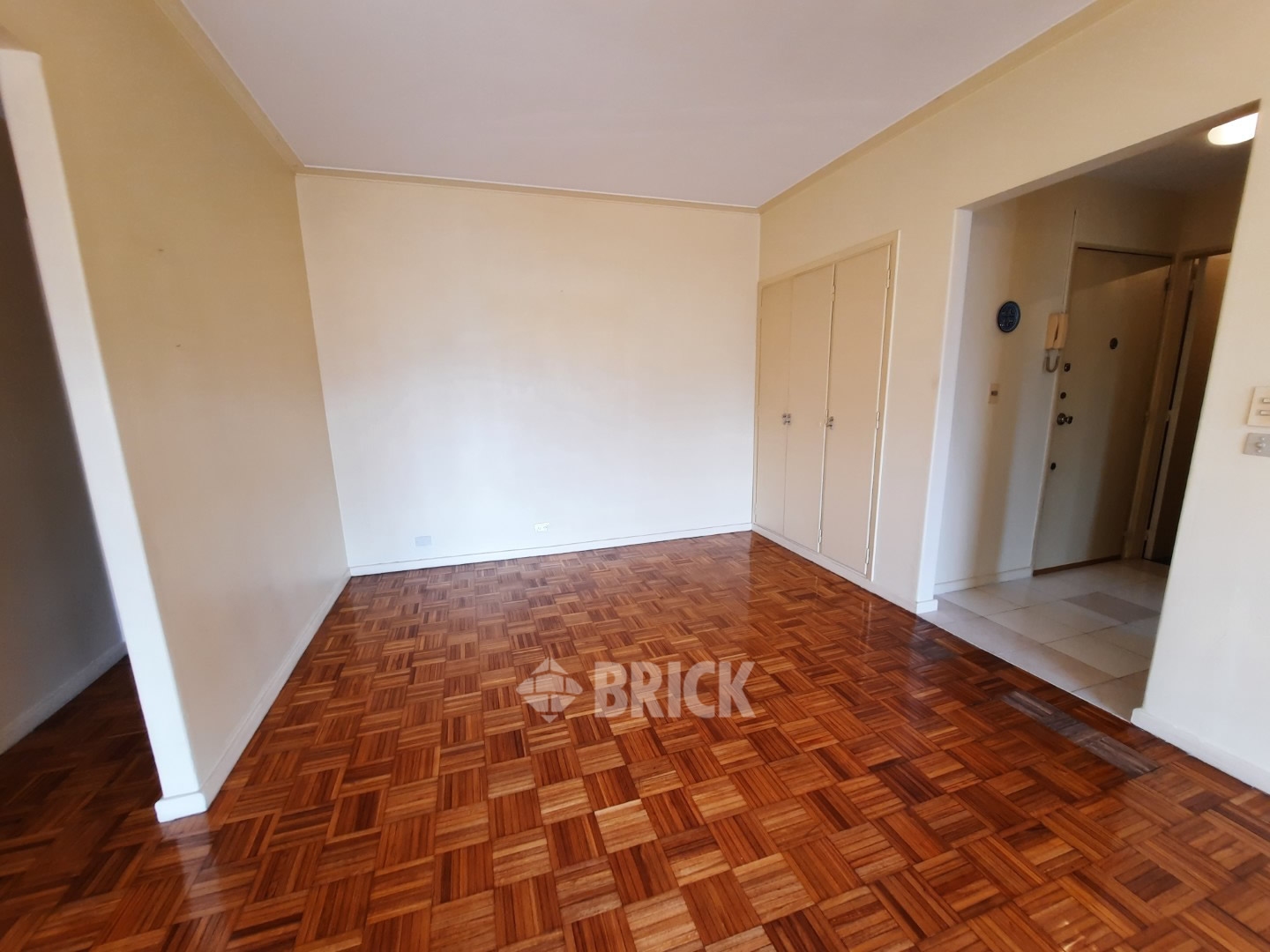 IRIGOYEN, BERNARDO DE al 1300 Piso 7 7