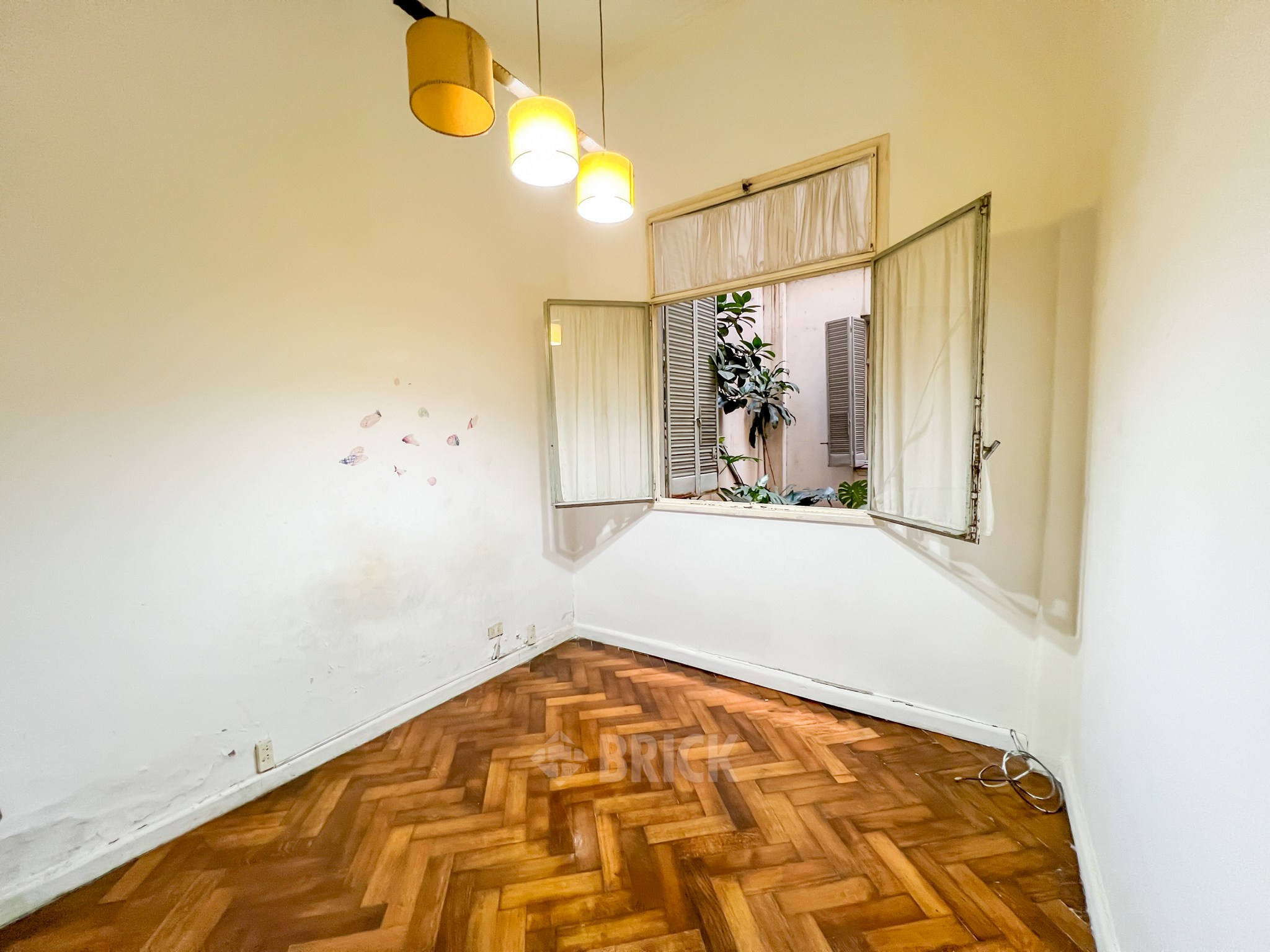 CORDOBA, AV. al 1200 Piso PB 8