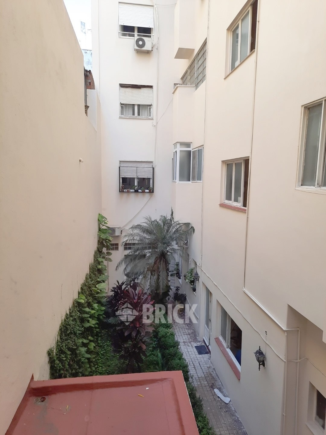 URIBURU, JOSE EVARISTO al 1000 Piso 1 20