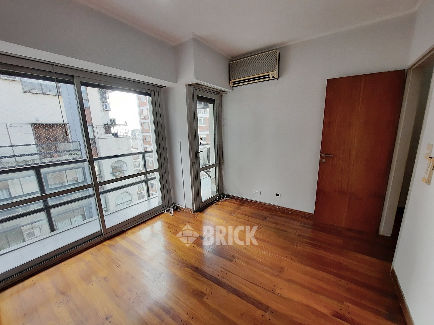 TALCAHUANO al 900 Piso 18 37