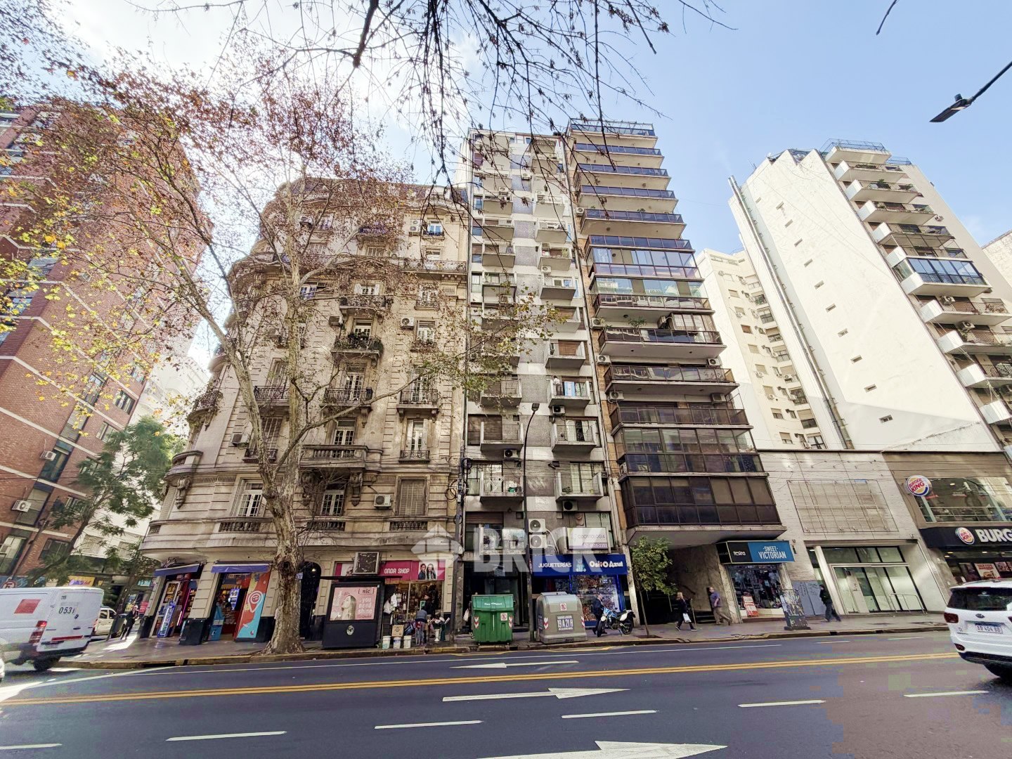 SANTA FE, AV. al 3300 Piso 5 26