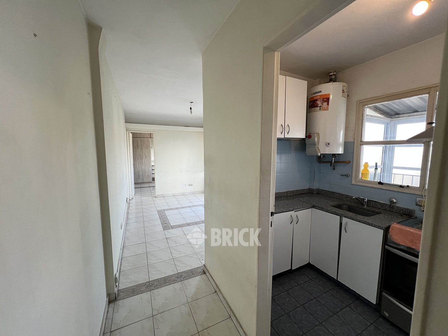 ACOYTE, AV. al 1500 Piso 7 12