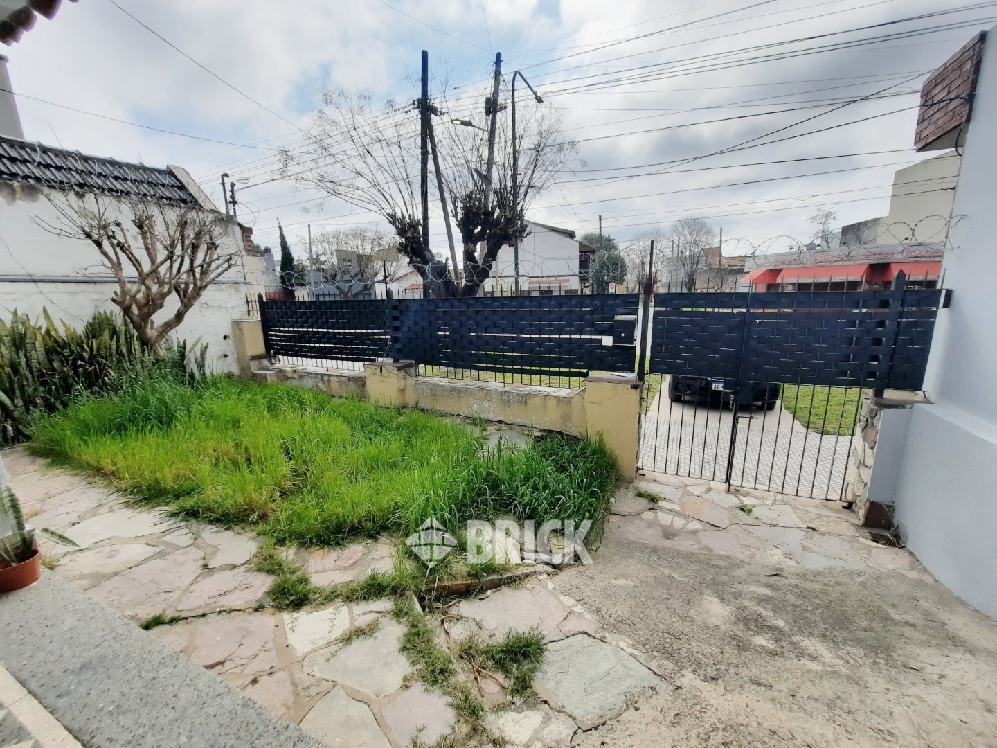 ZAPIOLA, AV. al 800 3