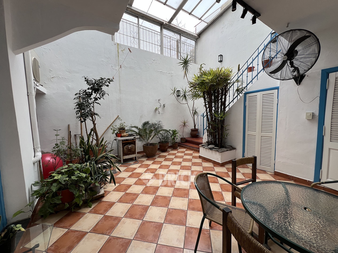 CORDOBA al 6400 Piso PB 16