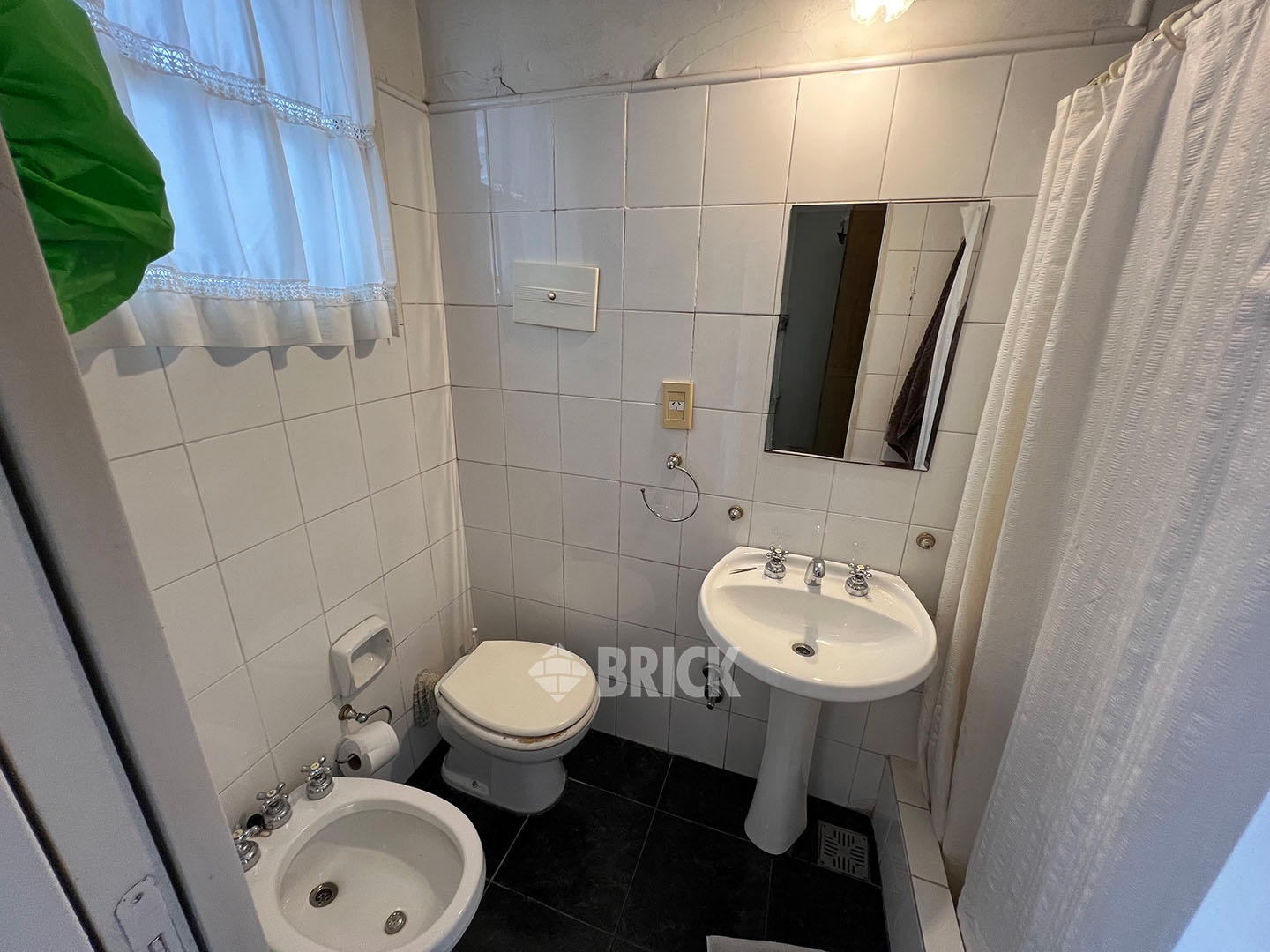 CORDOBA al 6400 Piso PB 24