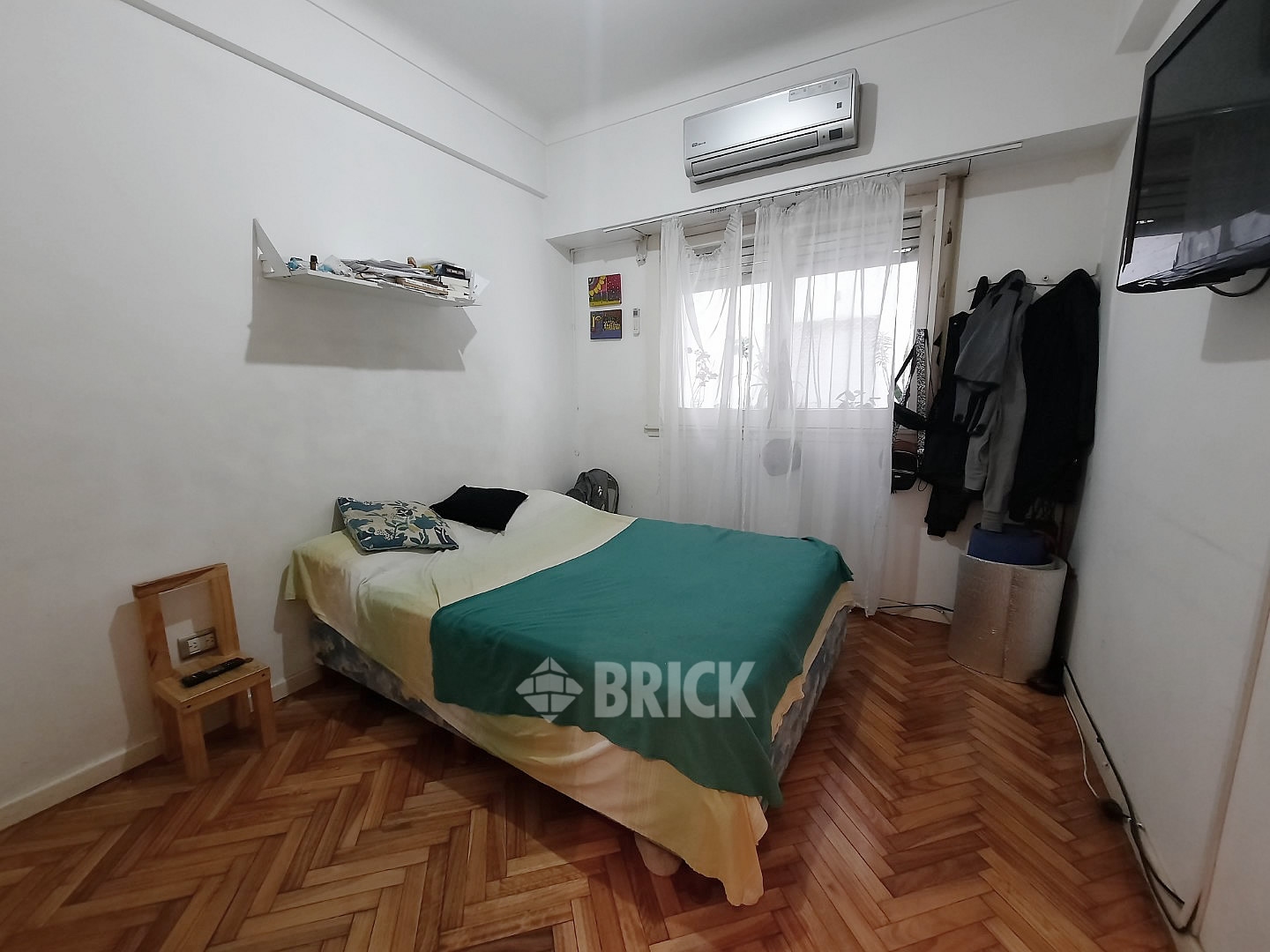 RIVADAVIA, AV. al 2000 Piso 8 11