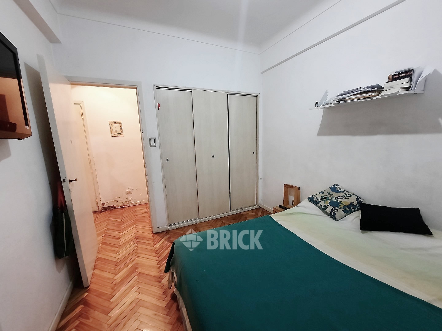 RIVADAVIA, AV. al 2000 Piso 8 13