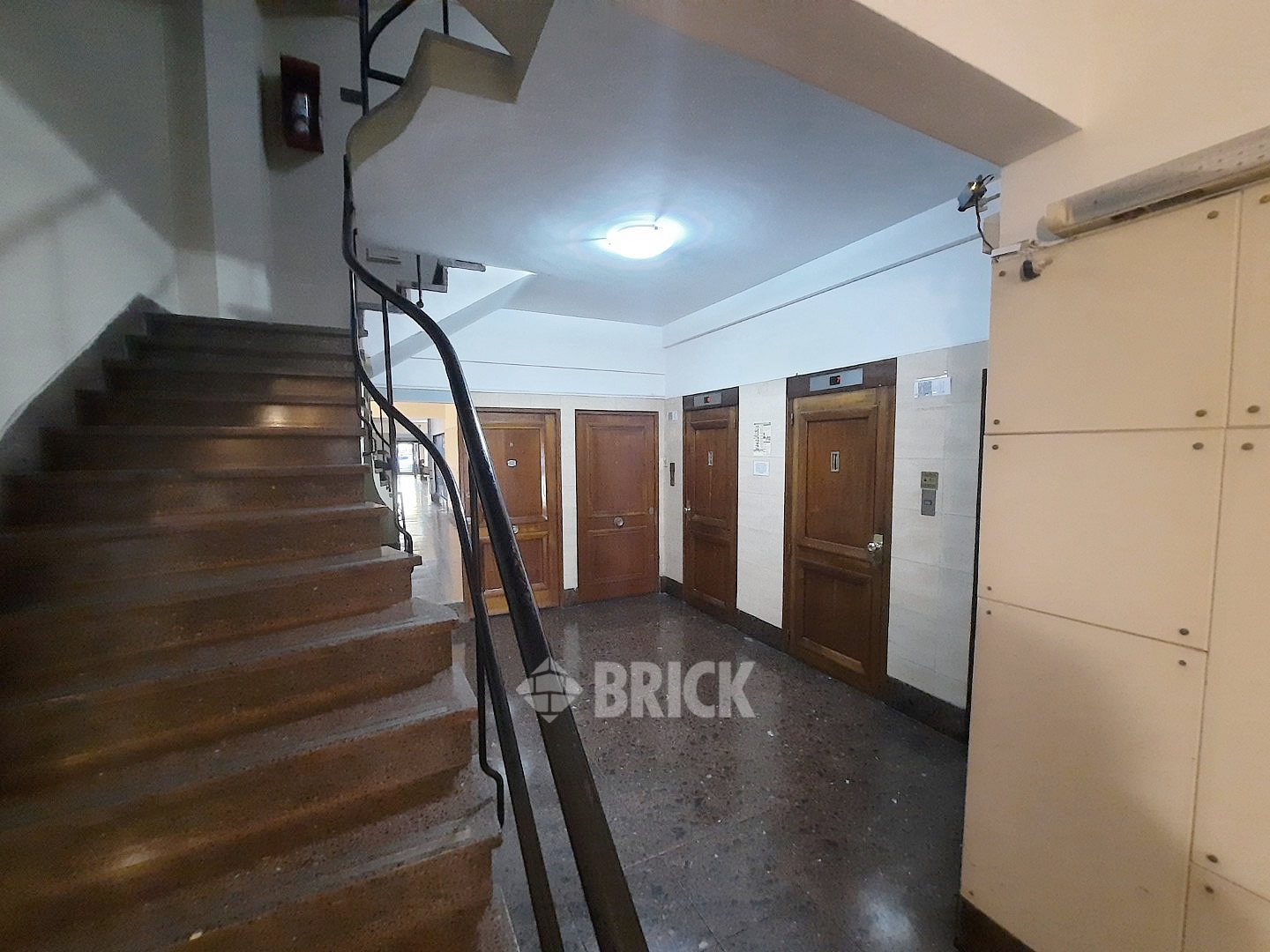 RIVADAVIA, AV. al 2000 Piso 8 21