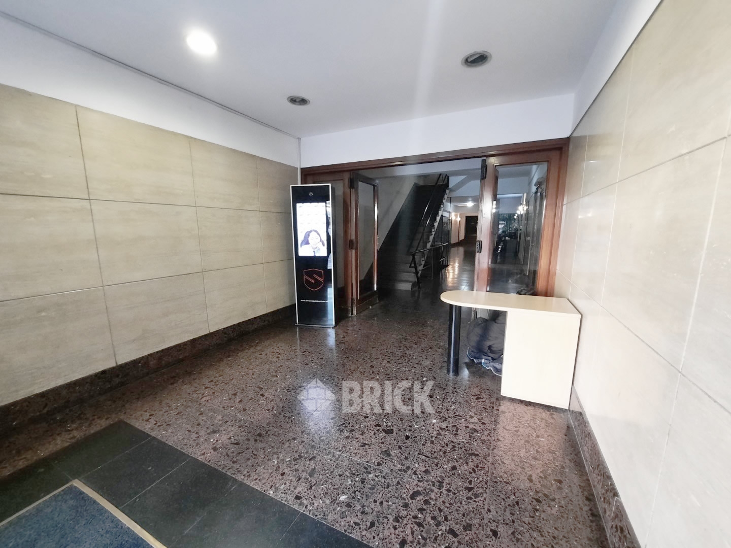 RIVADAVIA, AV. al 2000 Piso 8 24