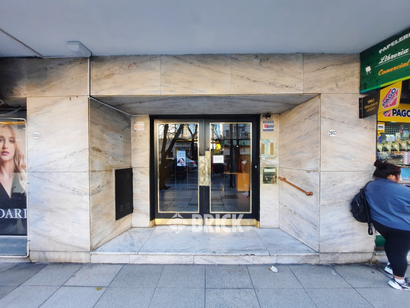 RIVADAVIA, AV. al 2000 Piso 8 25