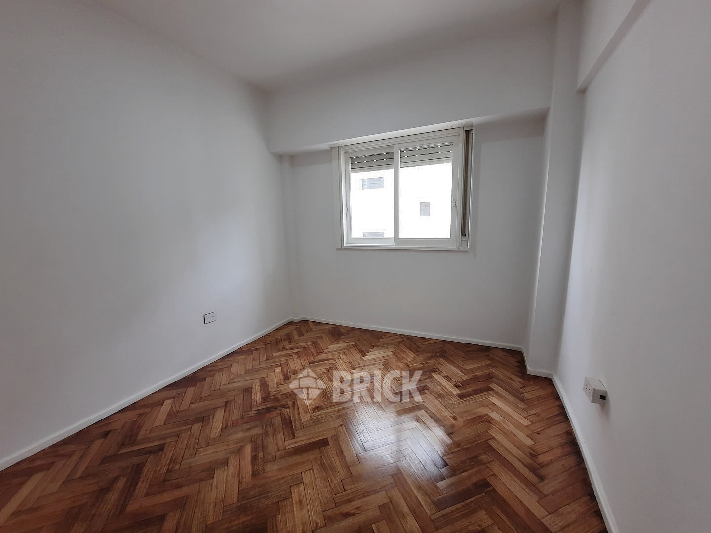 SUIPACHA al 700 Piso 12 14