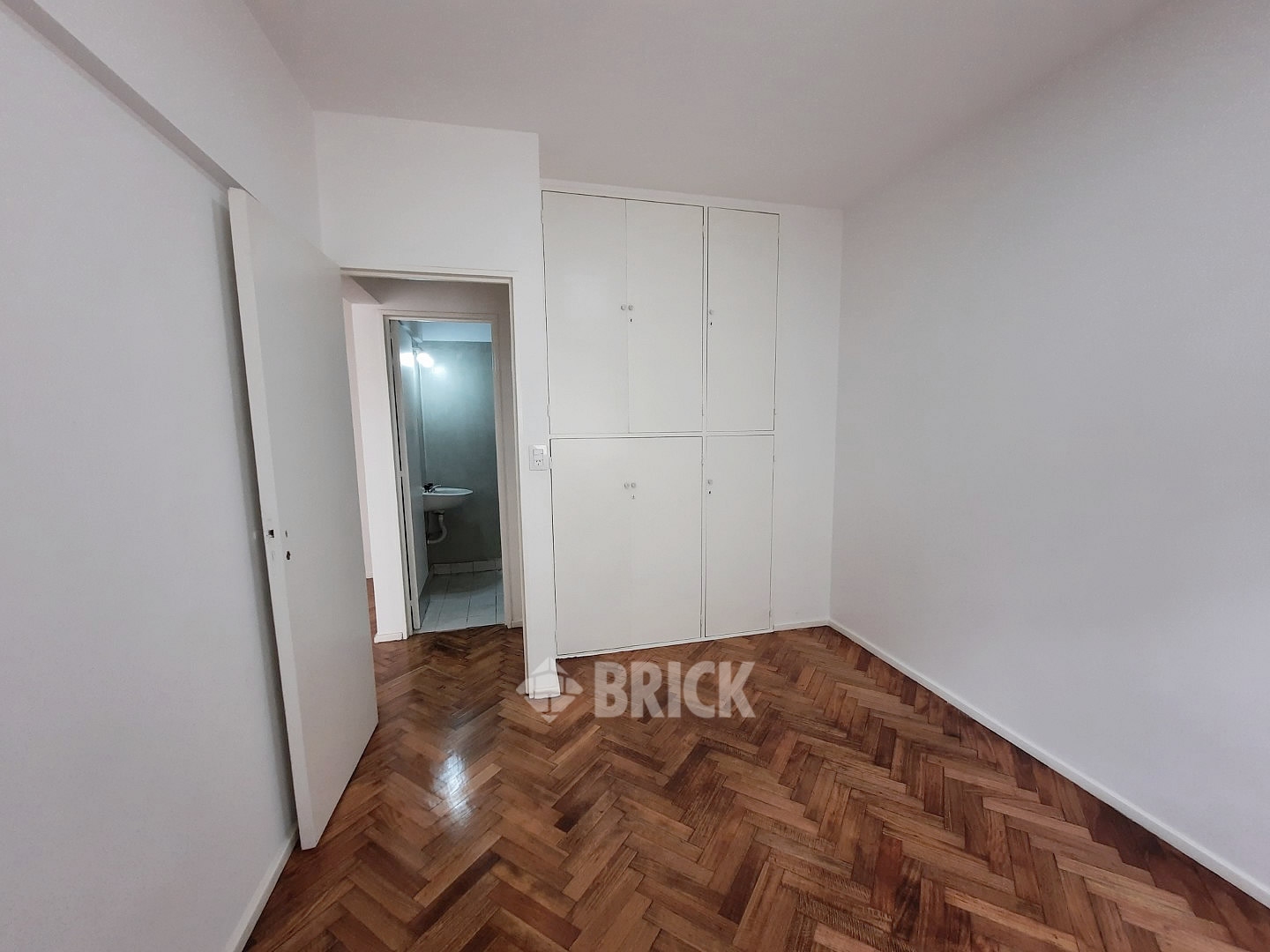 SUIPACHA al 700 Piso 12 15